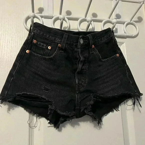 501 DISTRESSED  BLACK LEVIS JEAN SHORTS IN SIZE 24 - Picture 2 of 6